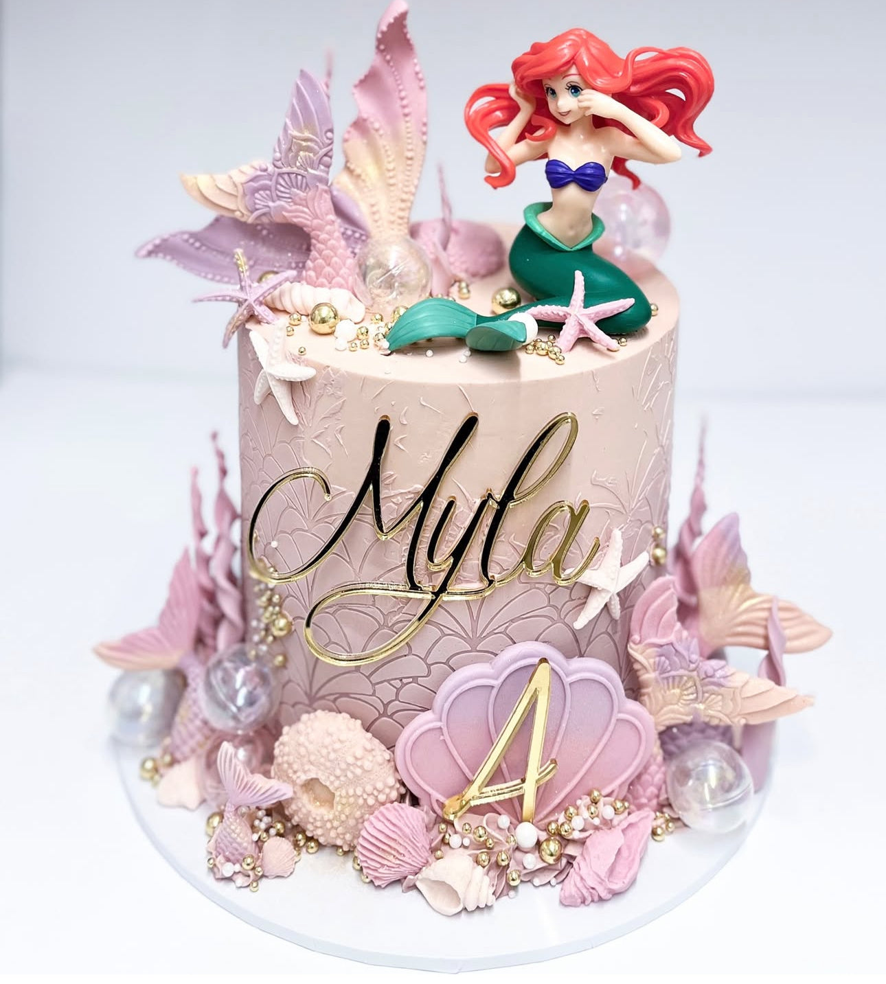 Elegant font Name & Age Charm set