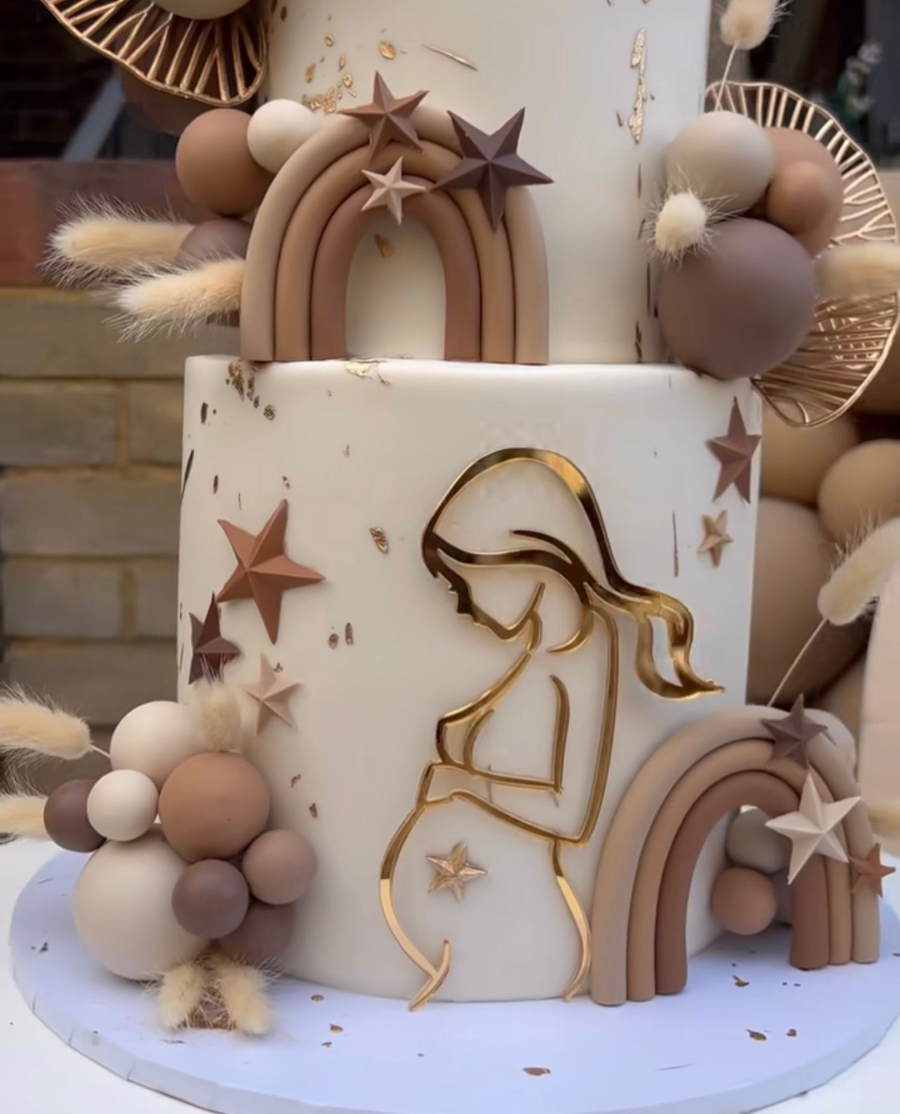 Minimalist pregnant art charm/ silhouette