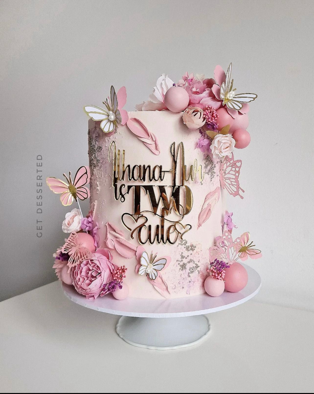 'TWO Cute' Acrylic cake charm