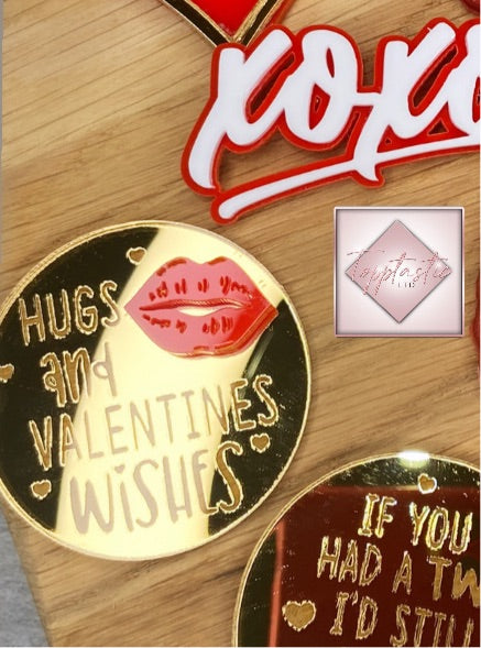 ‘Hugs, kisses' Cupcake Topper- PACK of 2