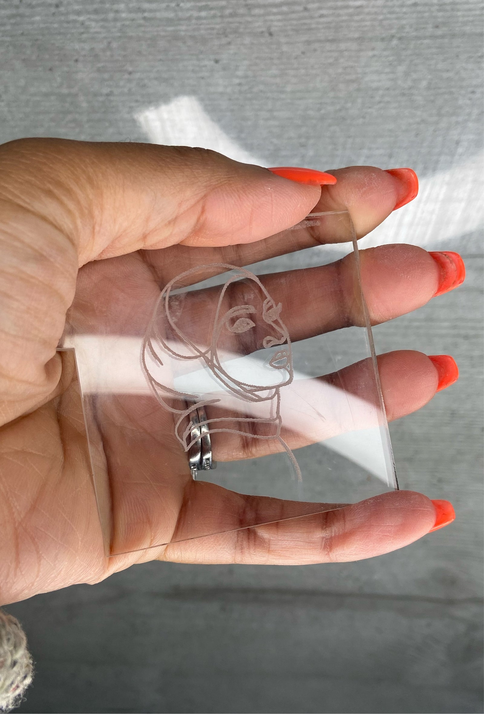 Yasmin®/ Face Debosser