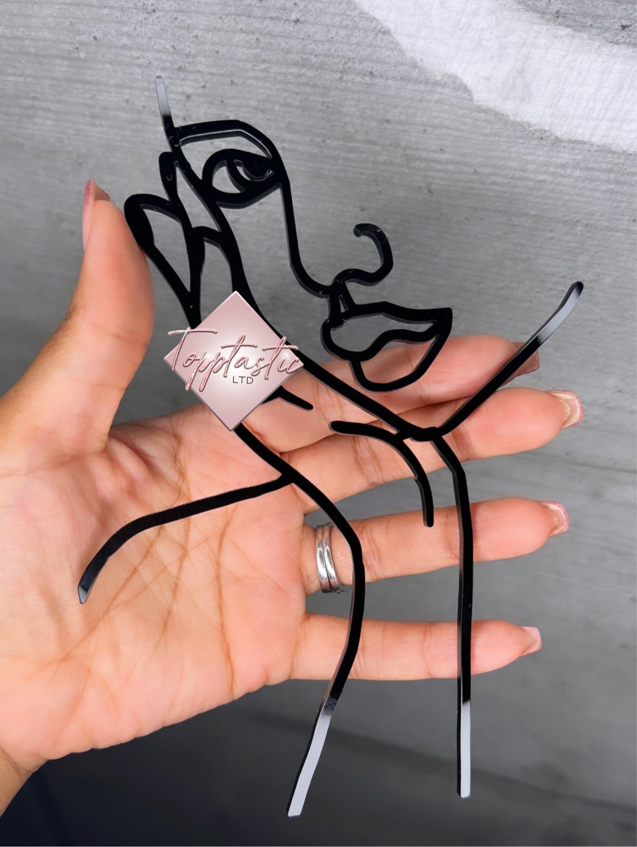 Hazel®’ Minimalist face art charm/ silhouette