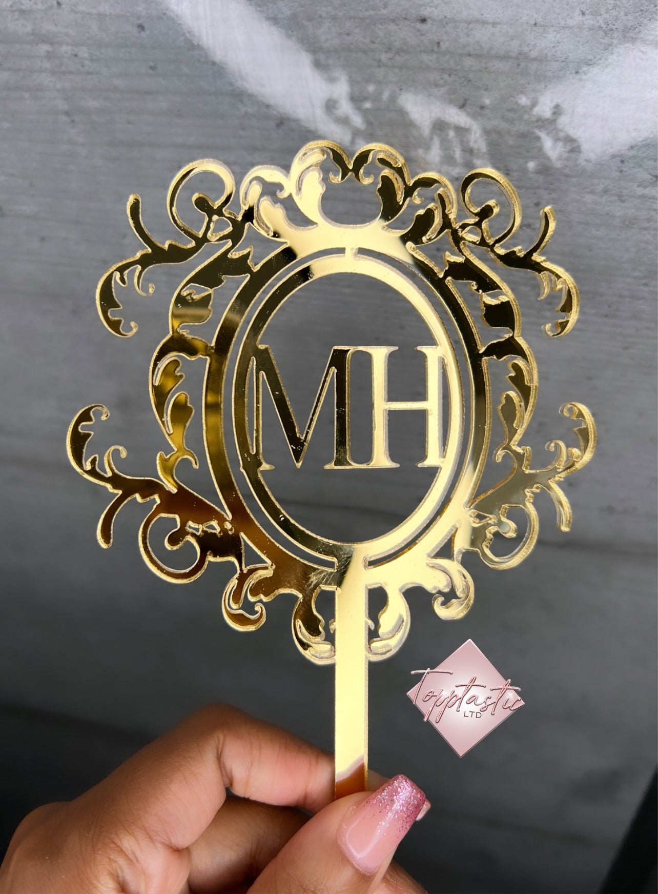 Vintage/ Monogram frame/ initial/ topper