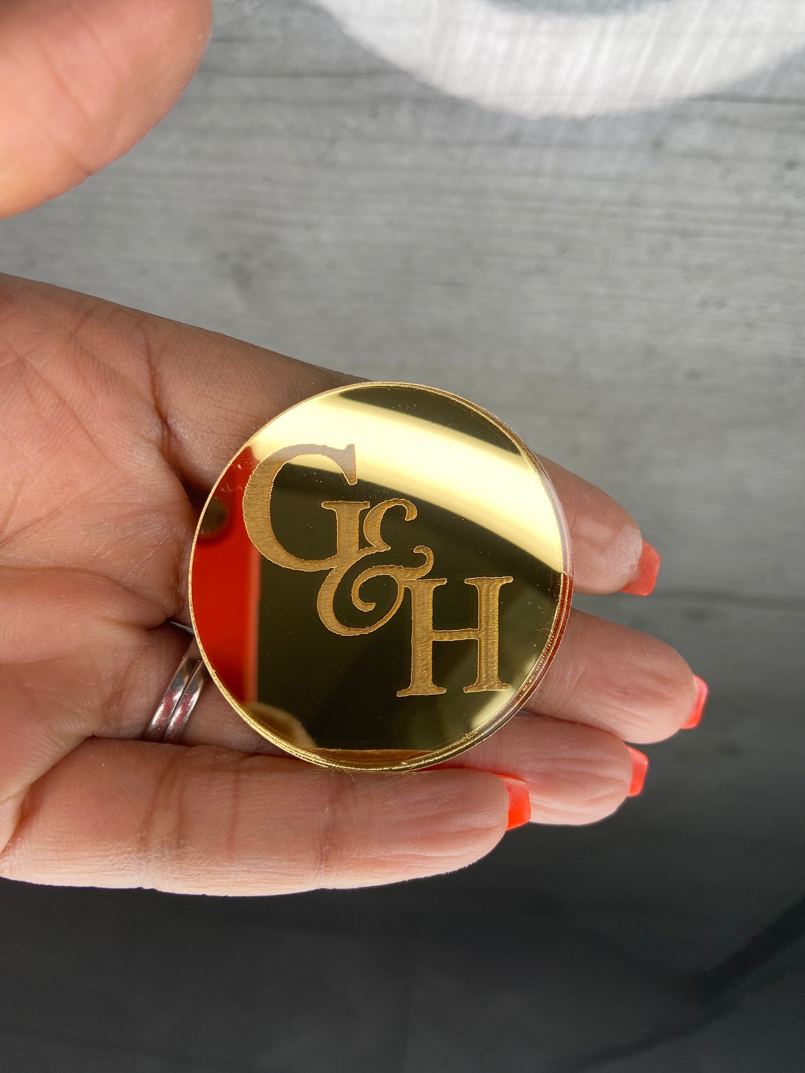 Initials cupcake disc