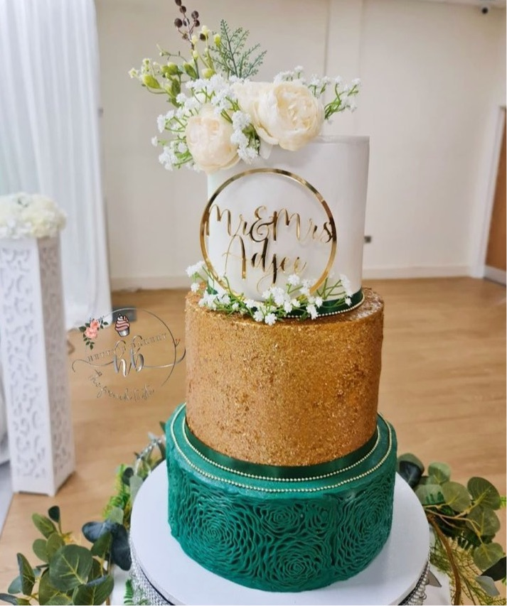 Circle ‘Mr & Mrs’ Acrylic cake topper