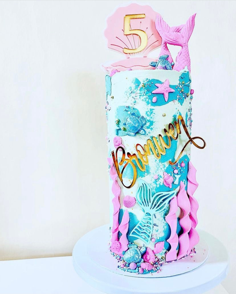 'Curly font' NAME Acrylic cake charm